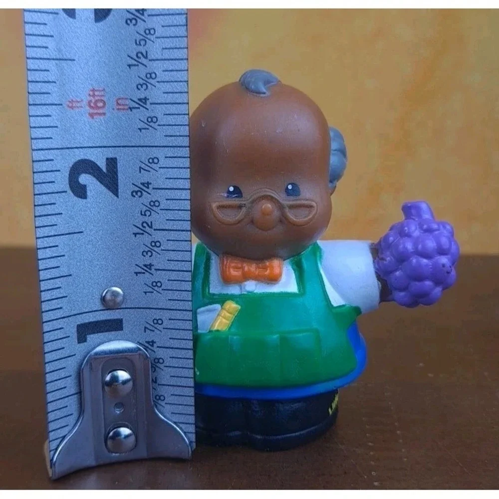 Fisher Price Little People Sam Grocer Man African American Grapes Grocery Store